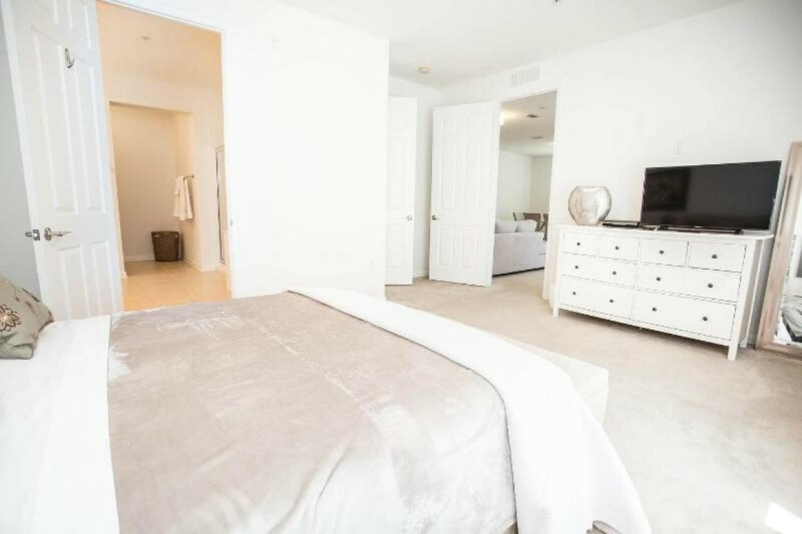 Modern Vacation Apartment With A Lake View At Vista Cay Resort Vc4816 Orlando Bagian luar foto